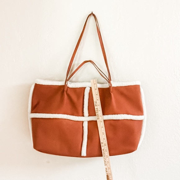 Universal Thread Target XL Brown Sherpa Tote Huge! - Picture 8 of 12